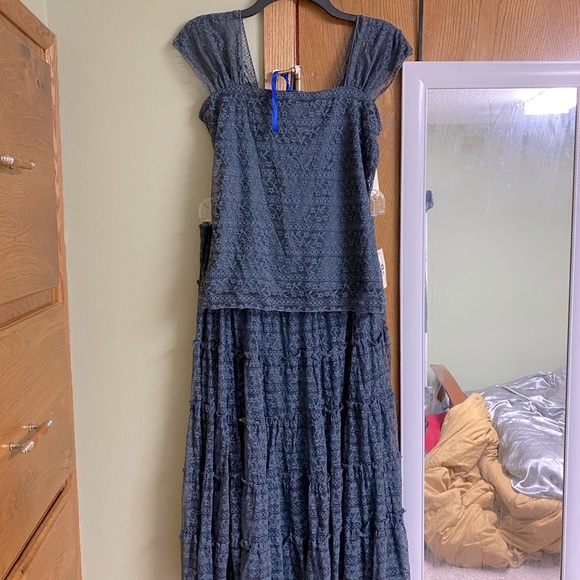 NWT Max Studio 2 piece Stretch Lace Slate Blue Top & Skirt Fun & Flirty - Picture 2 of 8